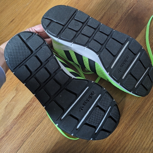 New without box women's Adidas 8 shoes - Picture 5 of 5